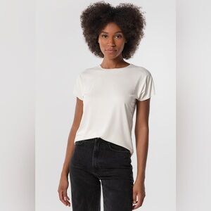 THE INFINITY TEE: FLOW-CLASSIC SIZE MEDIUM